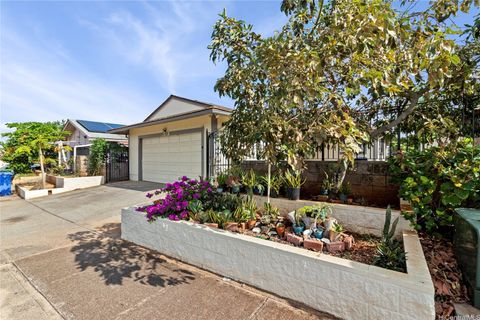 Photo of 94-815 Kaaka Street, Waipahu, HI 96797 (MLS # 202526287)