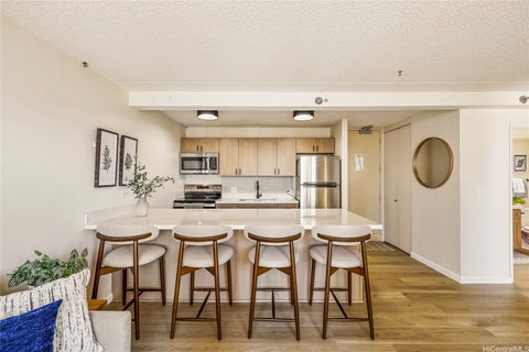 Photo of 229 Paoakalani Avenue #912, Honolulu, HI 96815 (MLS # 202619937)