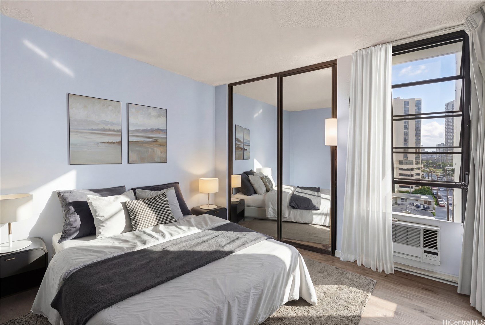 2100 Date Street 703