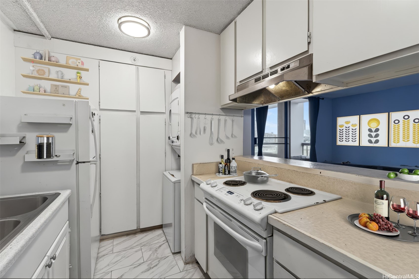 2100 Date Street 703