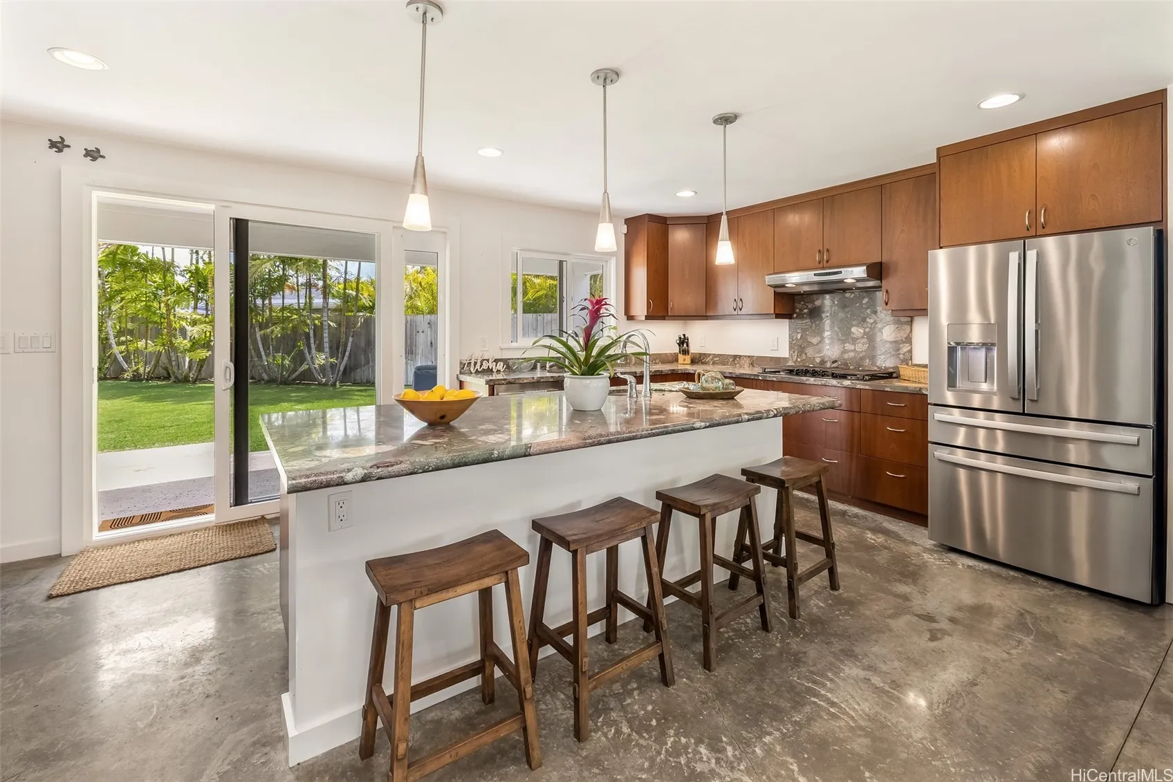 Kailua, Hawaii 96734, United States, 5 Bedrooms Bedrooms, ,4 BathroomsBathrooms,Residential,Pending,139395