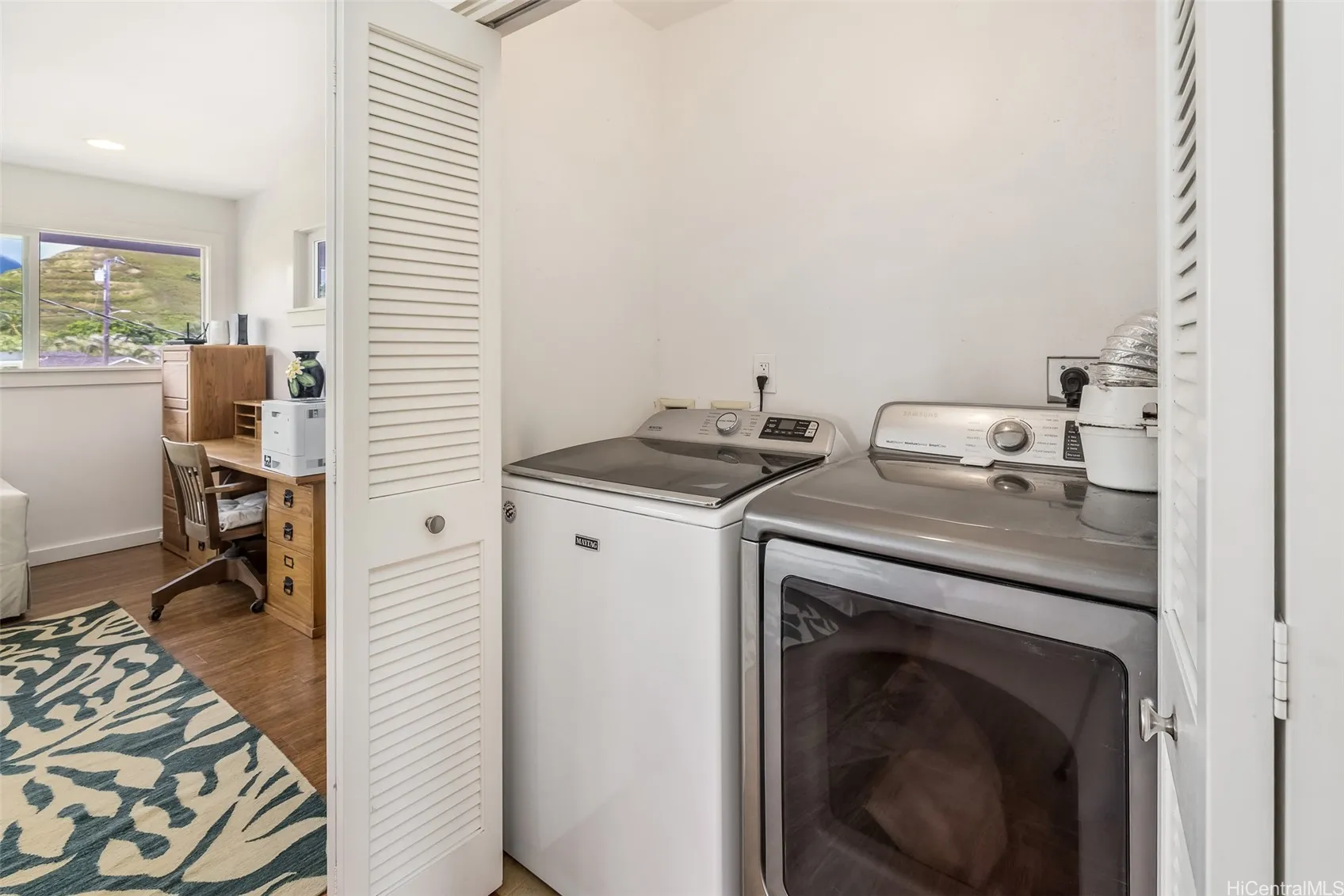 Kailua, Hawaii 96734, United States, 5 Bedrooms Bedrooms, ,4 BathroomsBathrooms,Residential,Pending,139395