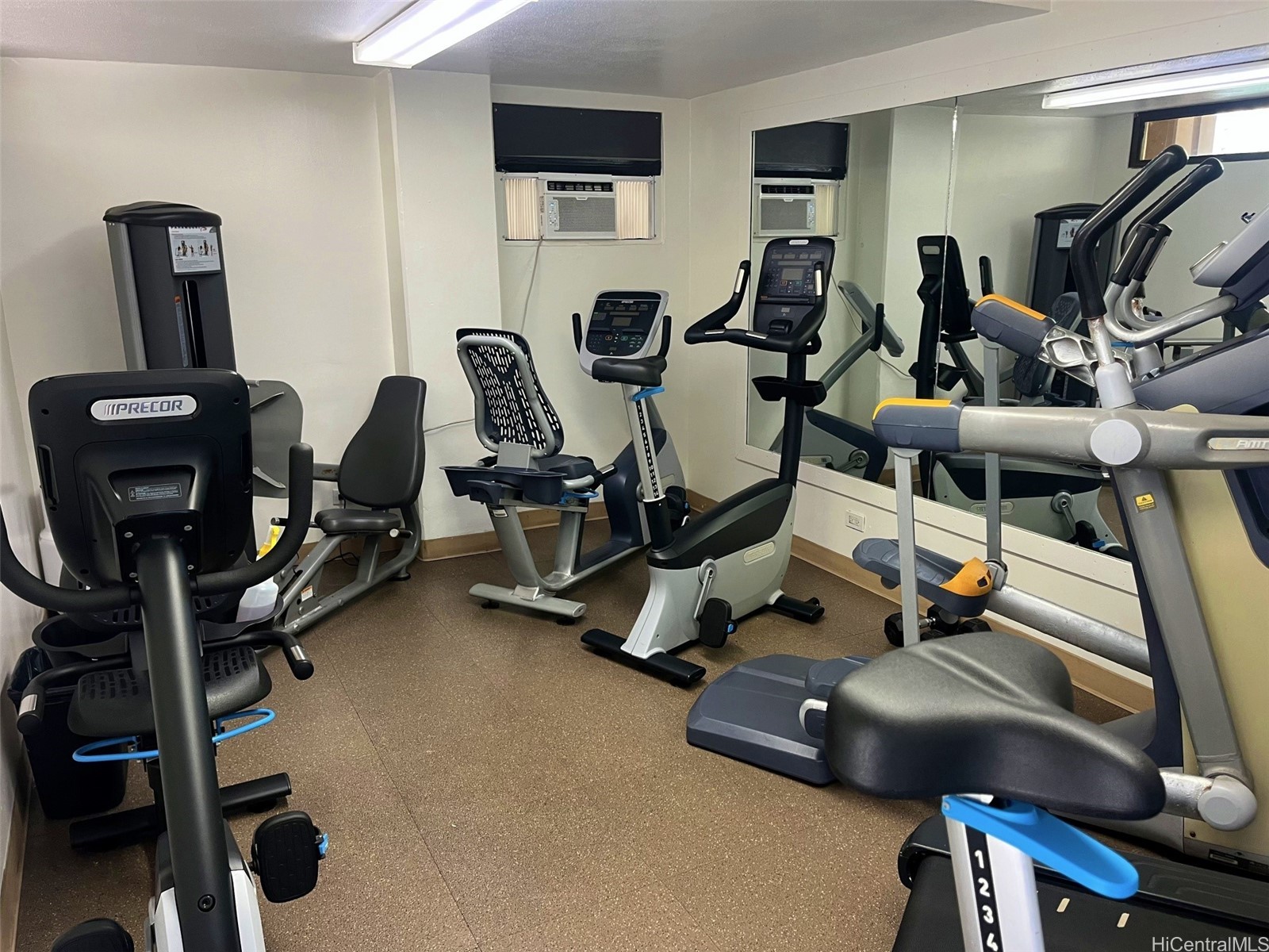 1778 Ala Moana Boulevard 1211