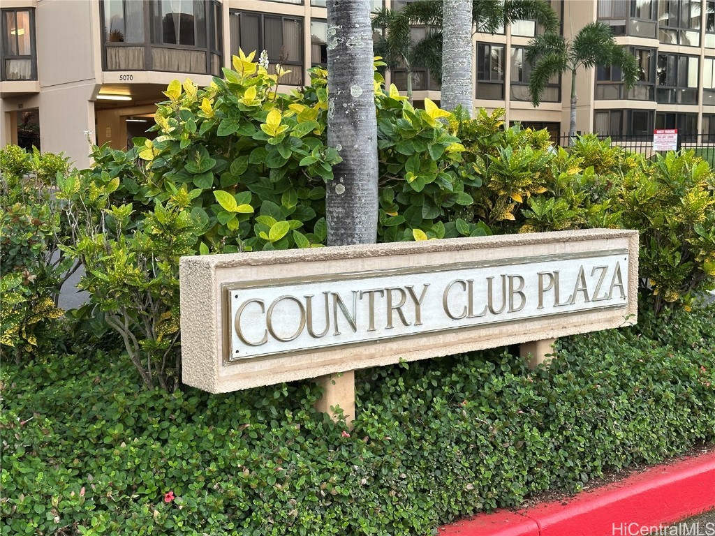 Country Club Plaza Condominium