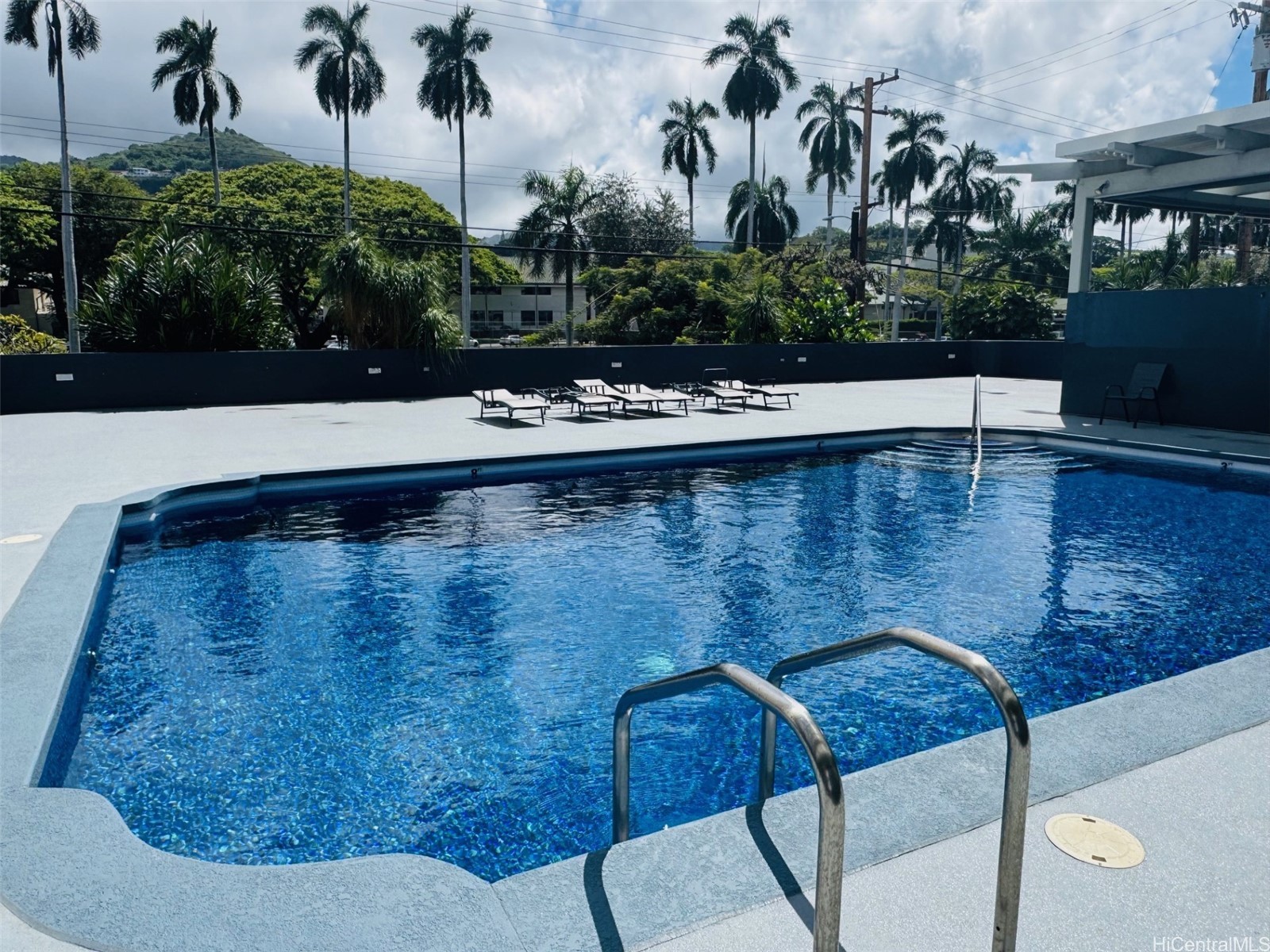 Punahala Apts Condominium