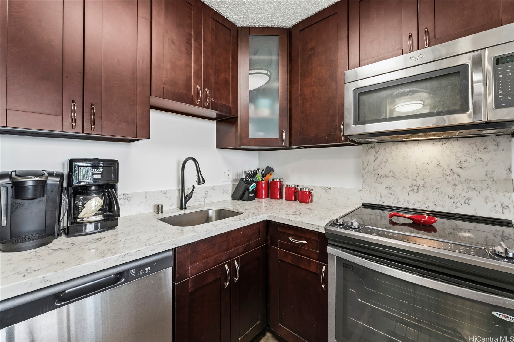 411 Hobron Lane 607