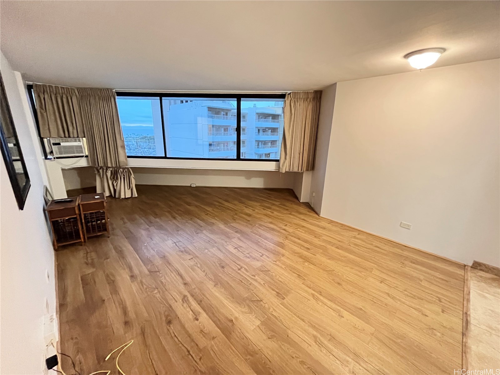 1700 Ala Moana Boulevard 1702