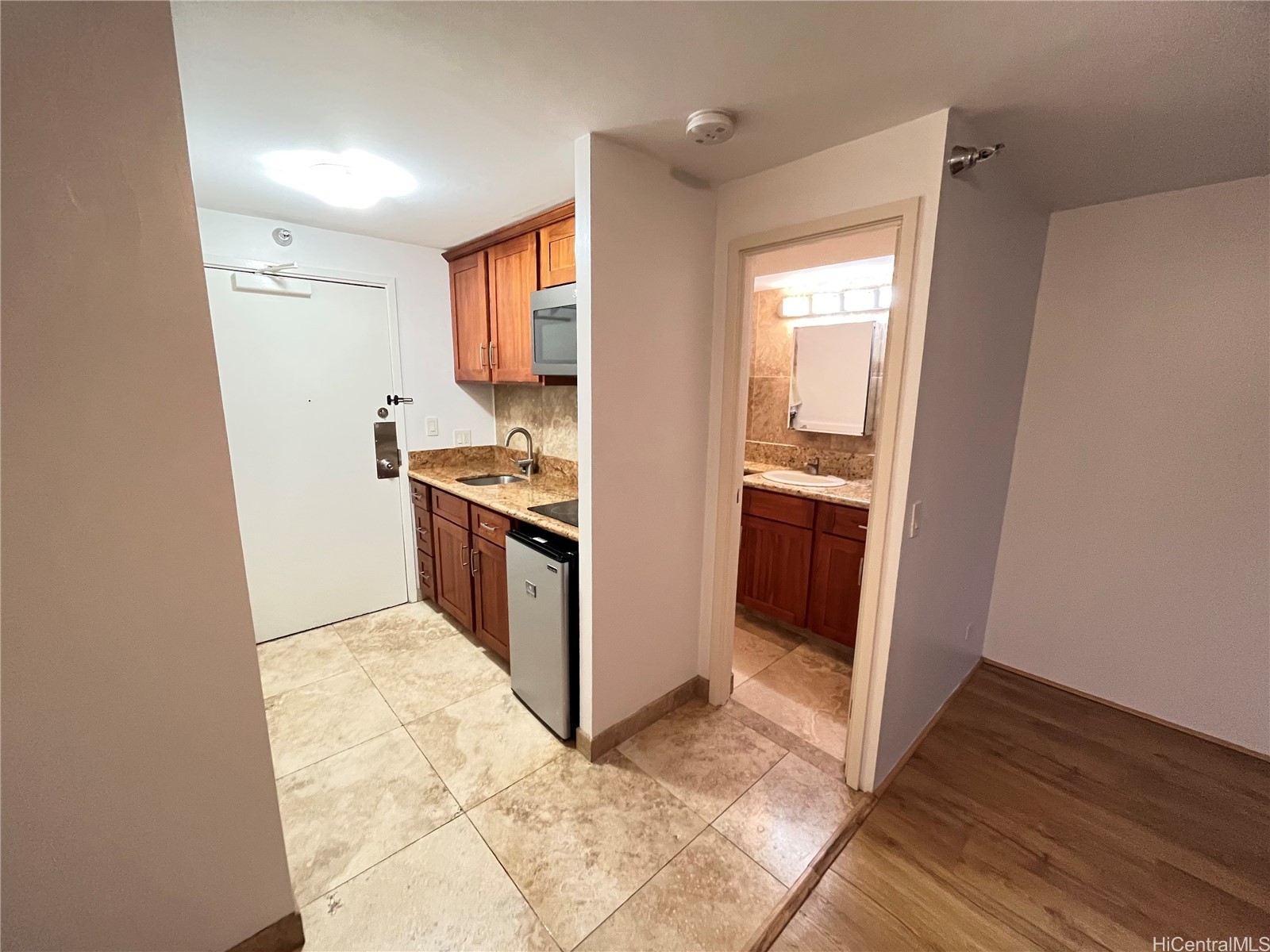 1700 Ala Moana Boulevard 1702