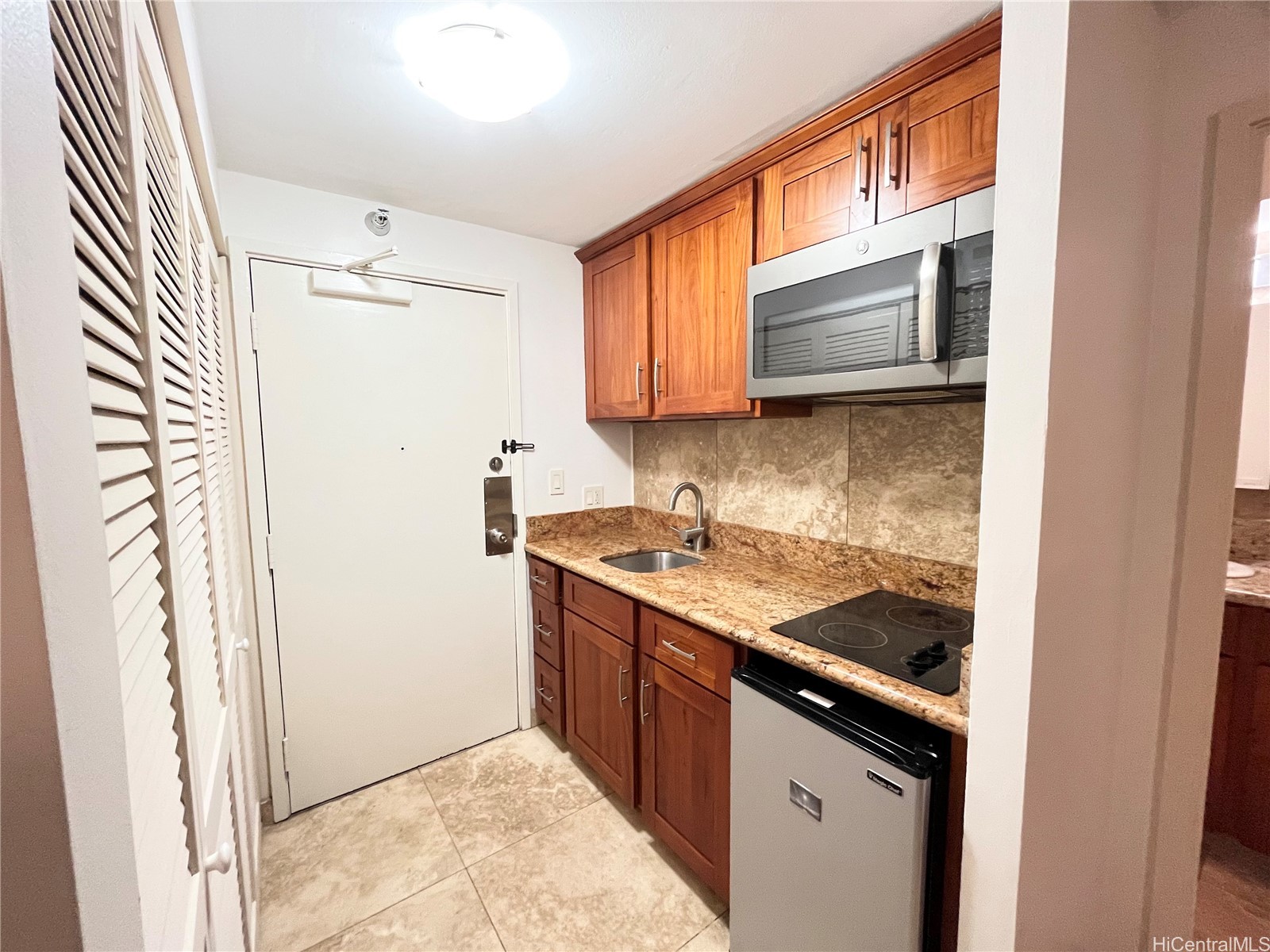 1700 Ala Moana Boulevard 1702