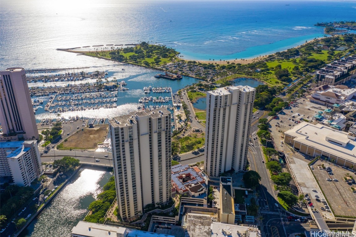Yacht Harbor Towers Condominium