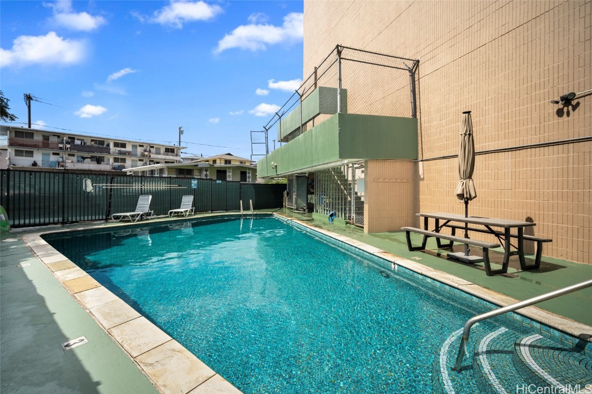 Nuuanu Park Place Condominium