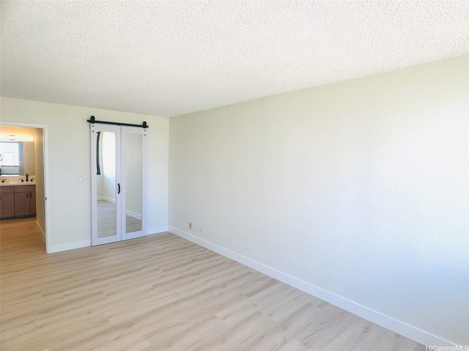 1255 Nuuanu Avenue E1414