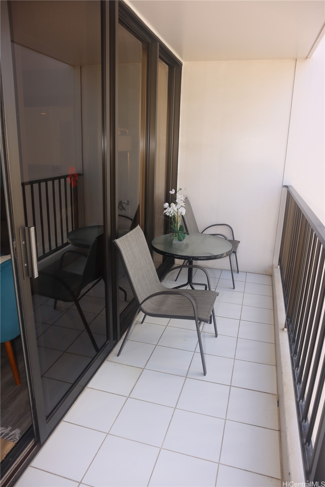 Waikiki Banyan Residential Lease