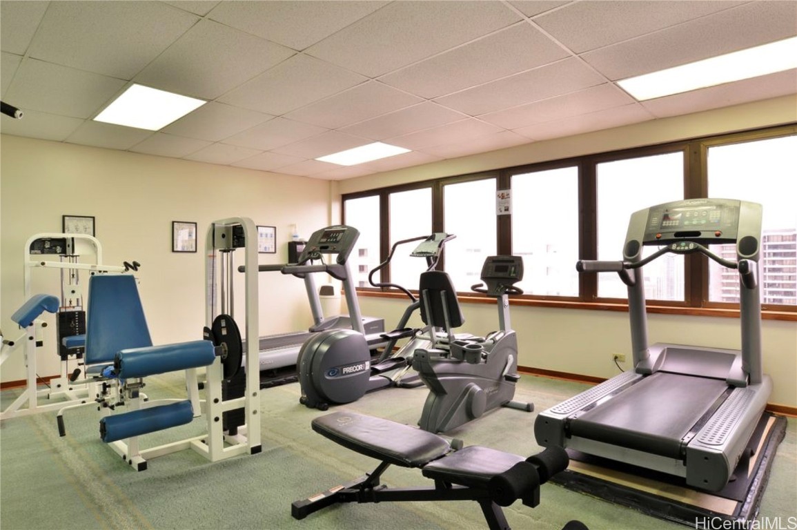 Villa On Eaton Square Condominium