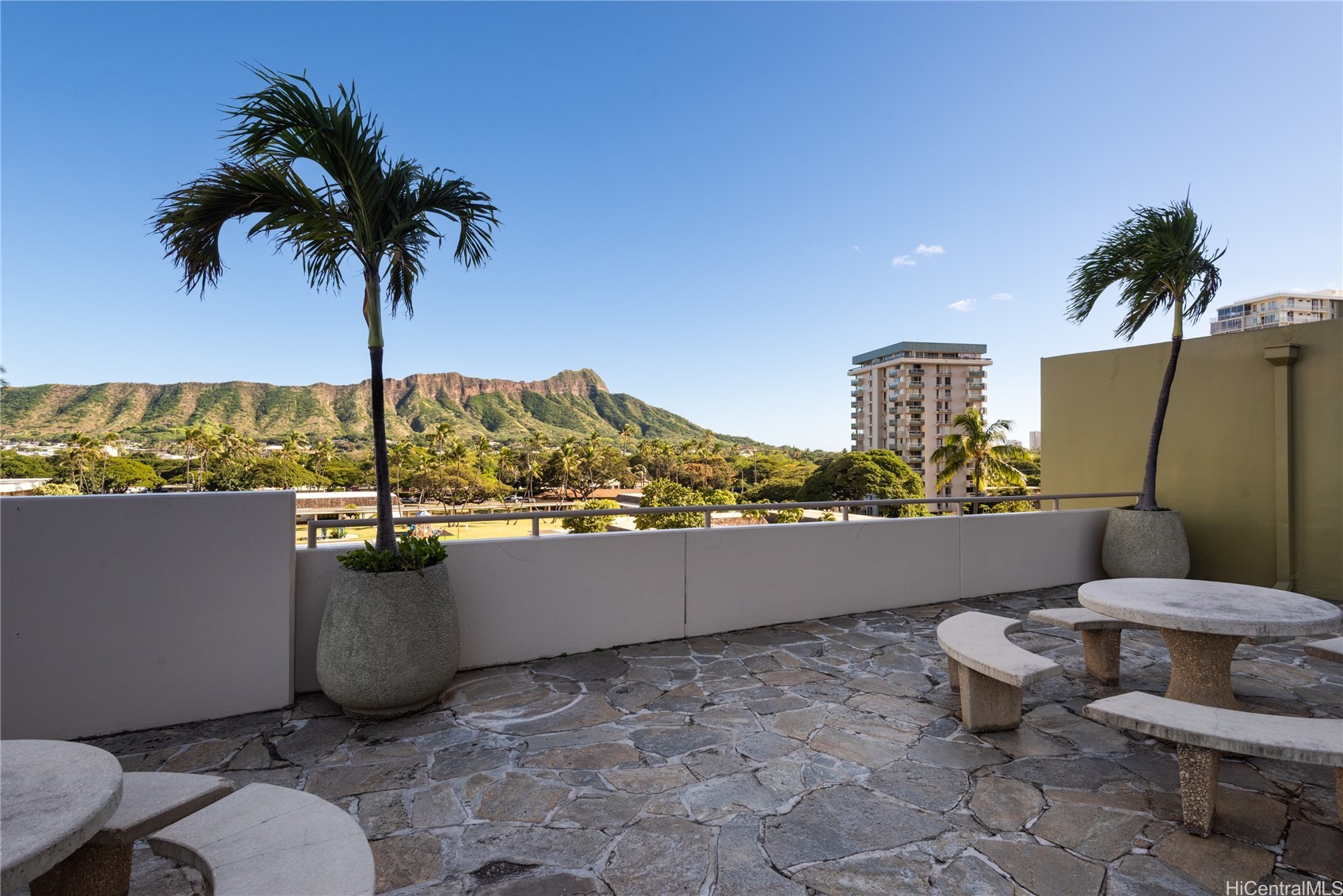 Waikiki Sunset Condominium
