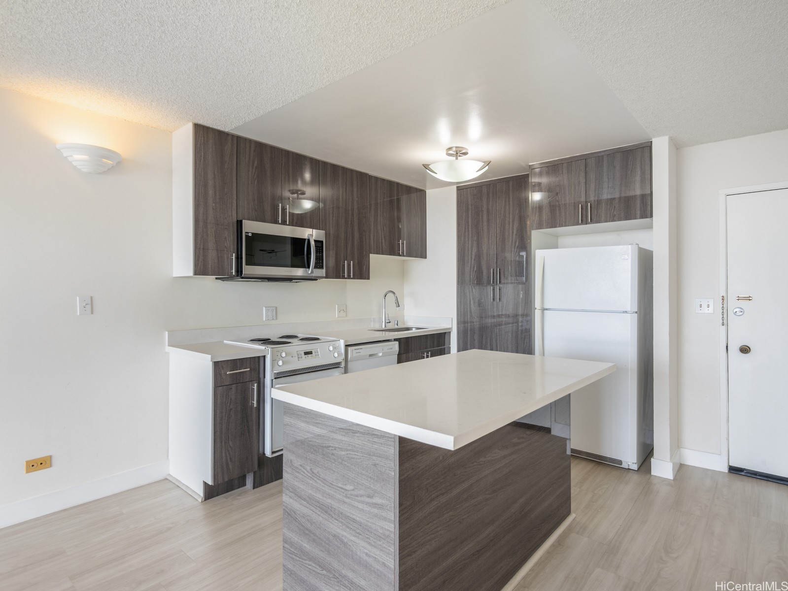 3045 Ala Napuaa Place 1818