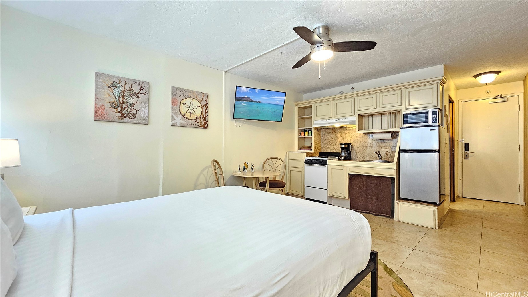 134 Kapahulu Avenue 801