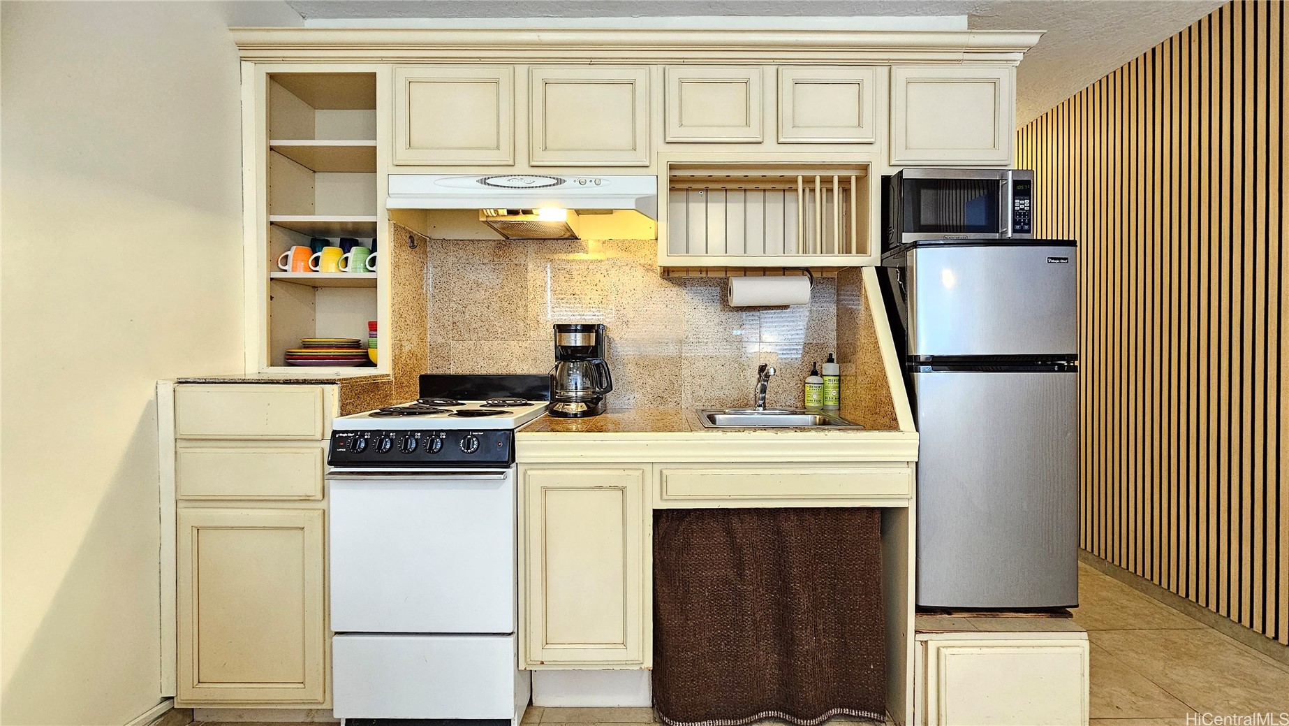 134 Kapahulu Avenue 801