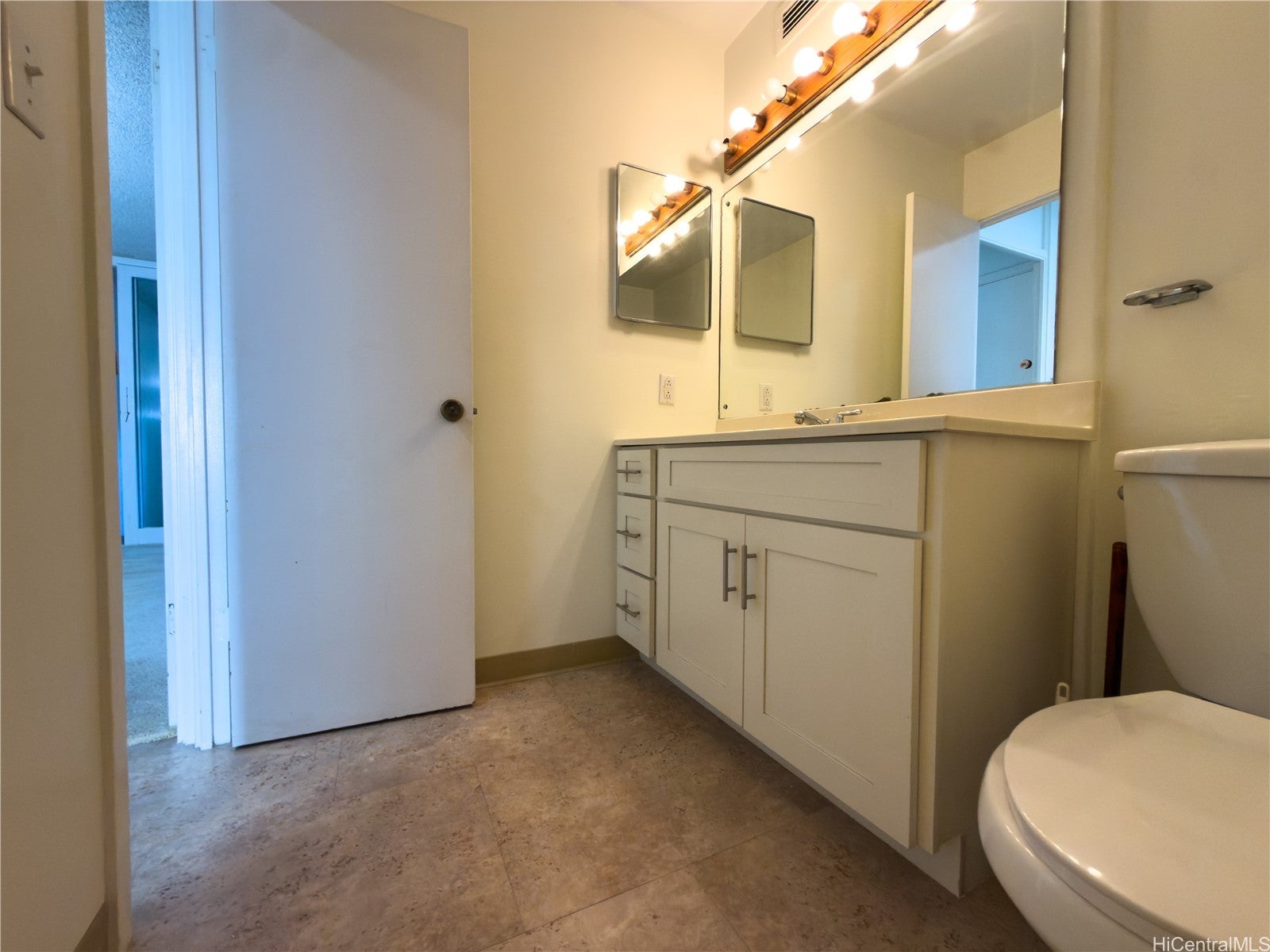 425 Ena Road 805C