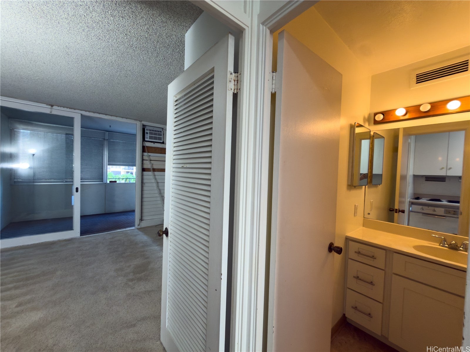 425 Ena Road 805C