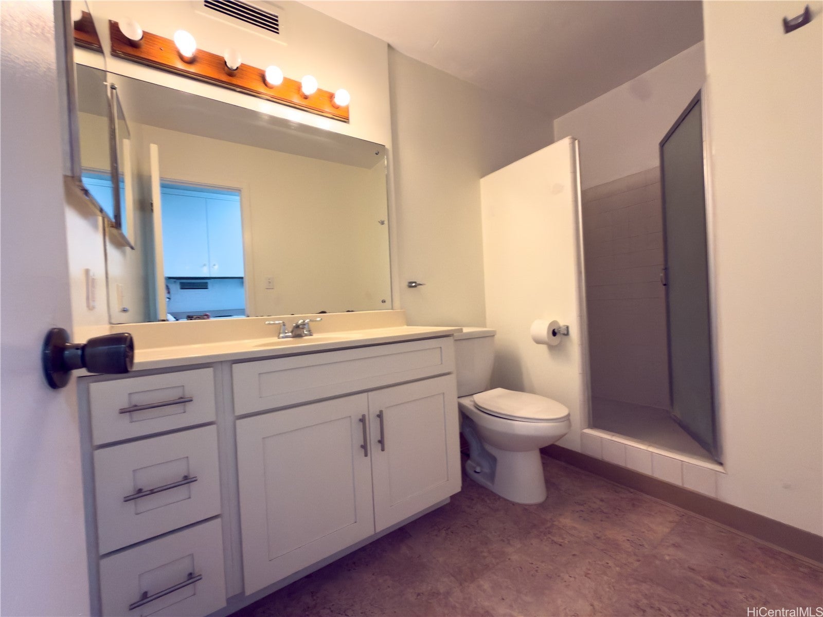 425 Ena Road 805C
