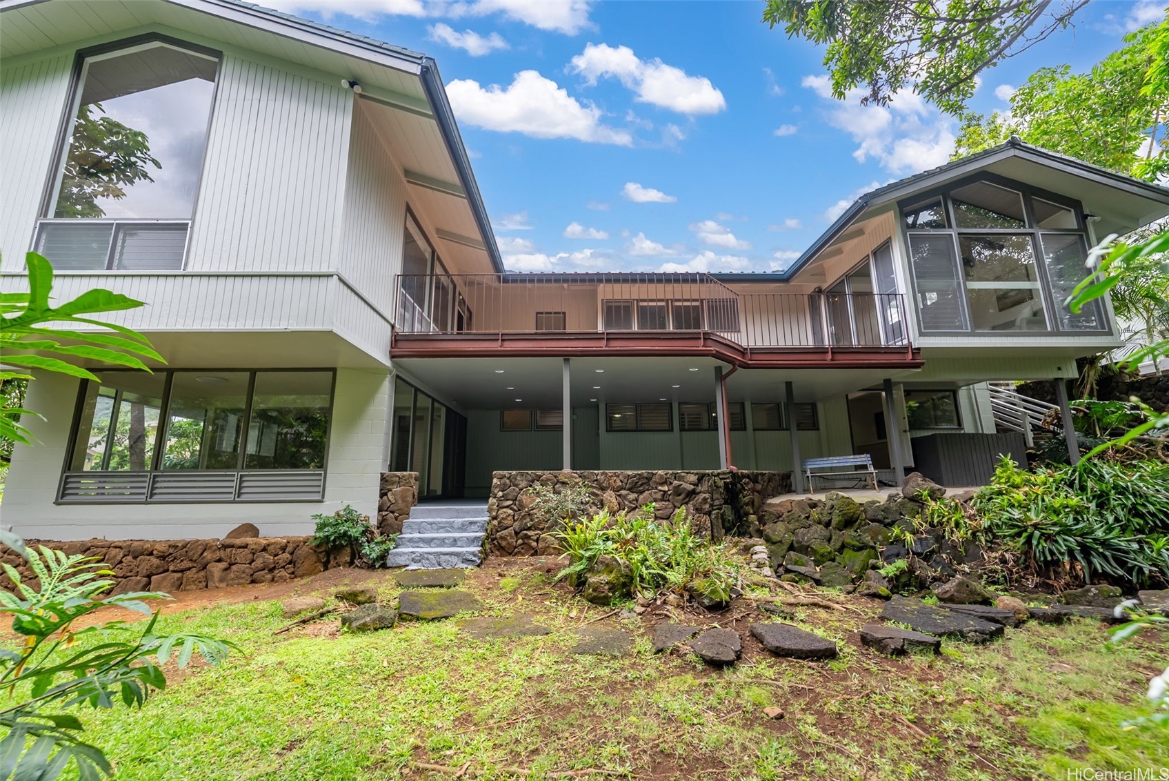 3621 Nuuanu Pali Drive