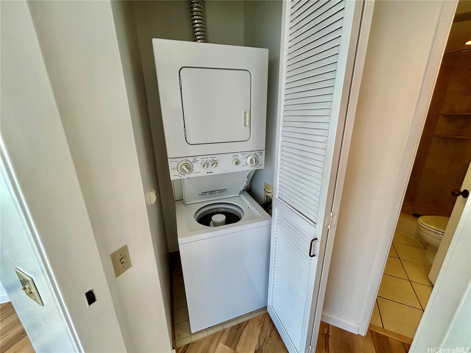 Honolulu Park Place Residential Lease