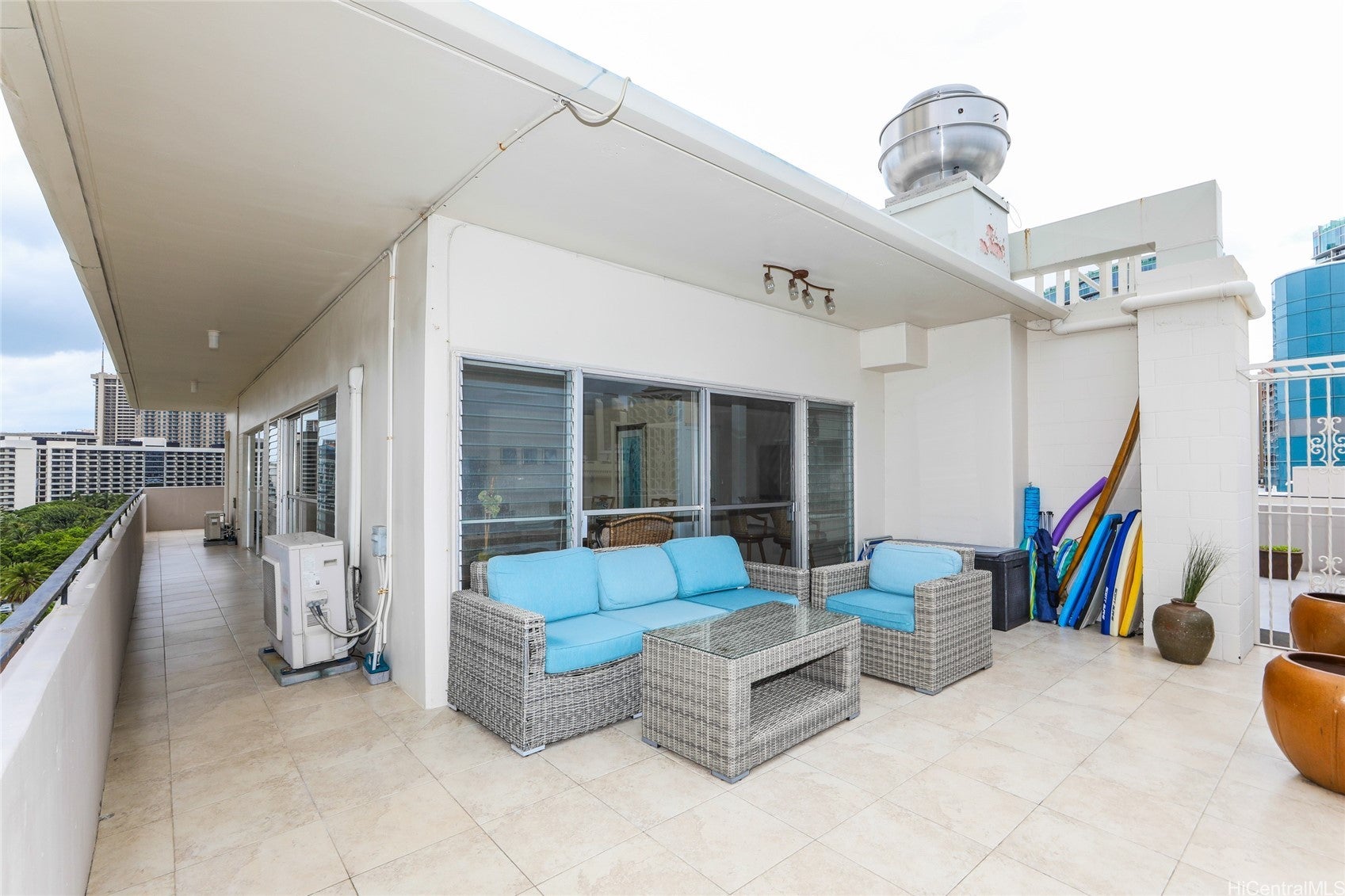 247 Beach Walk 1101