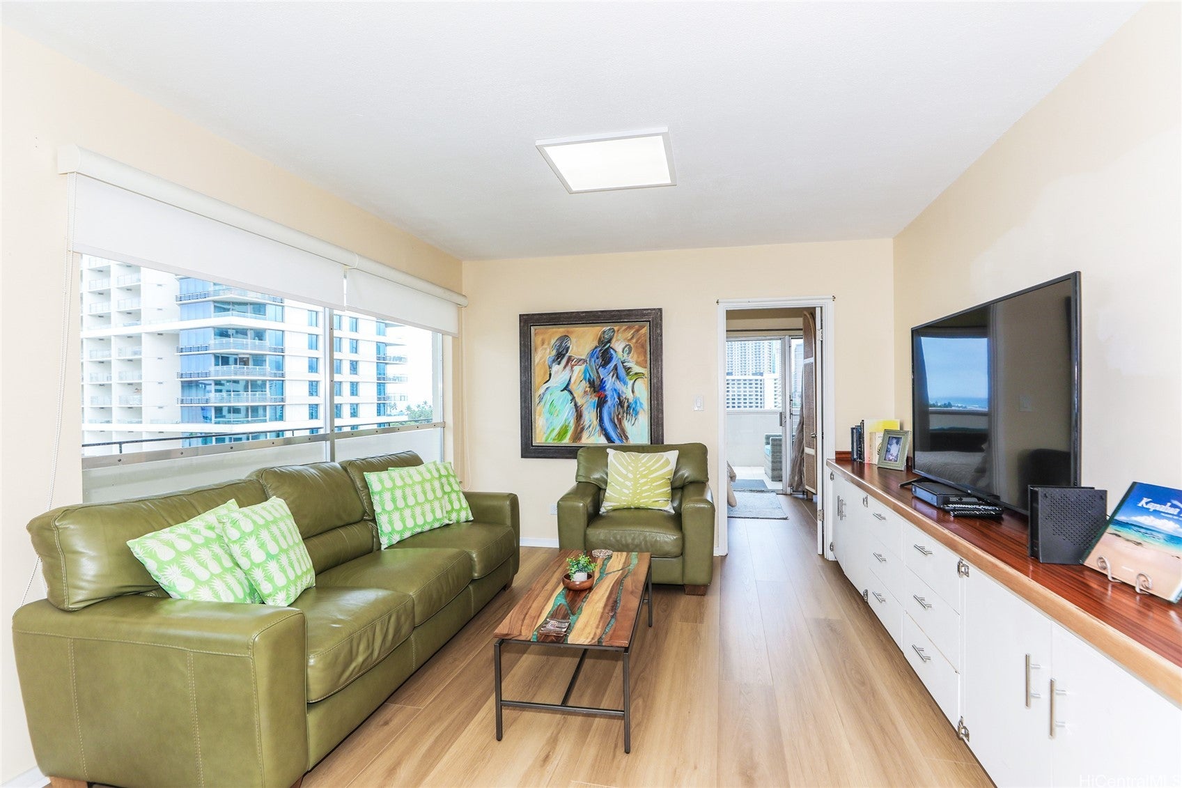247 Beach Walk 1101