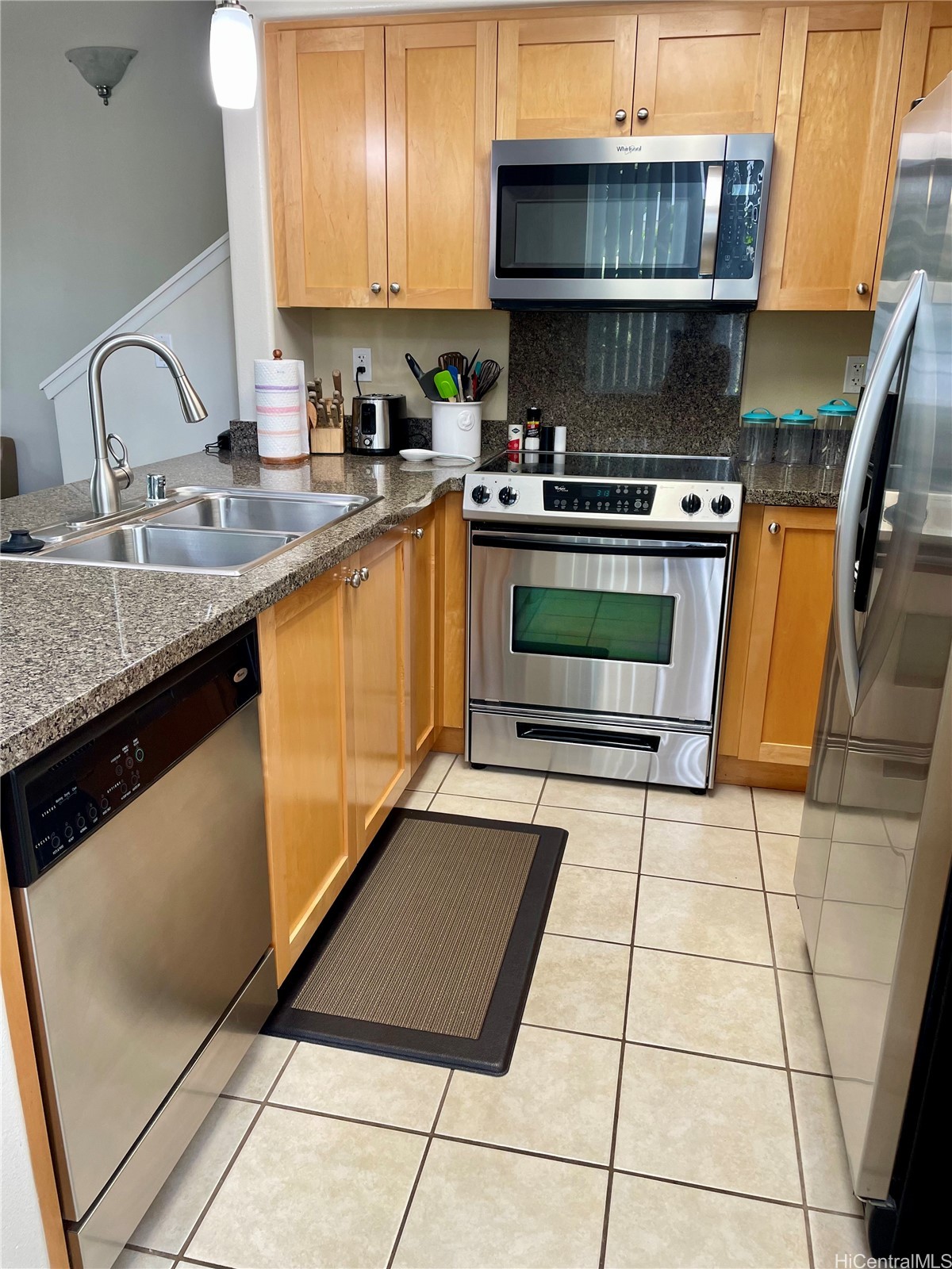 92-1528 Aliinui Drive 2001