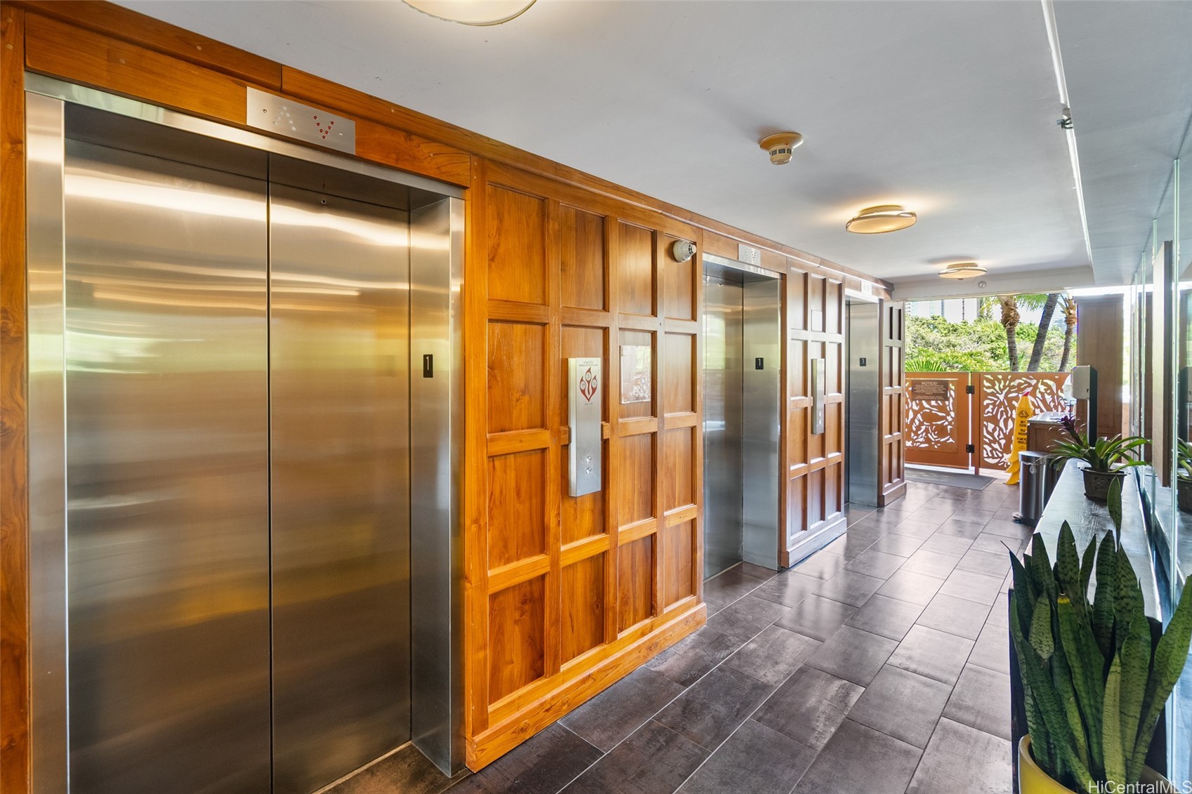 2045 Kalakaua Avenue 118