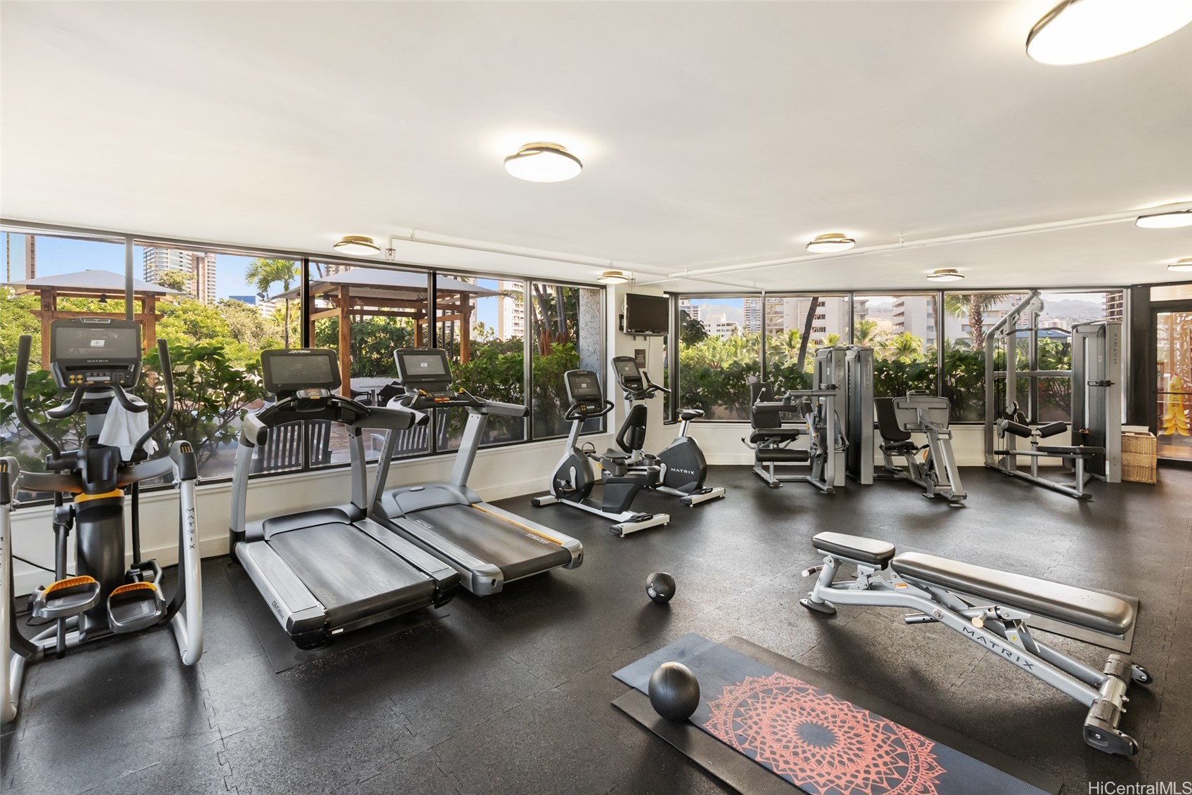 2045 Kalakaua Avenue 118