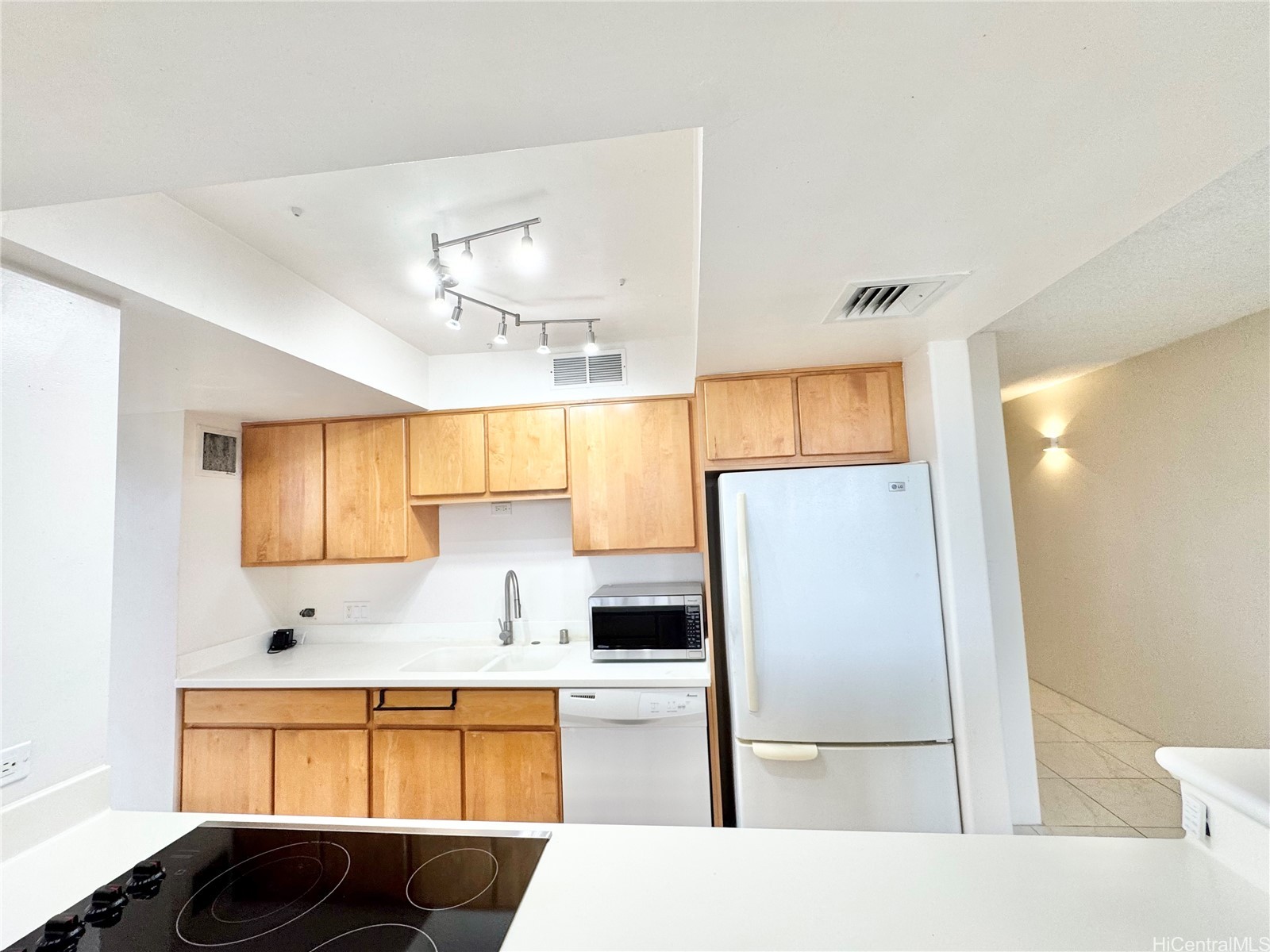 6770 Hawaii Kai Drive 402