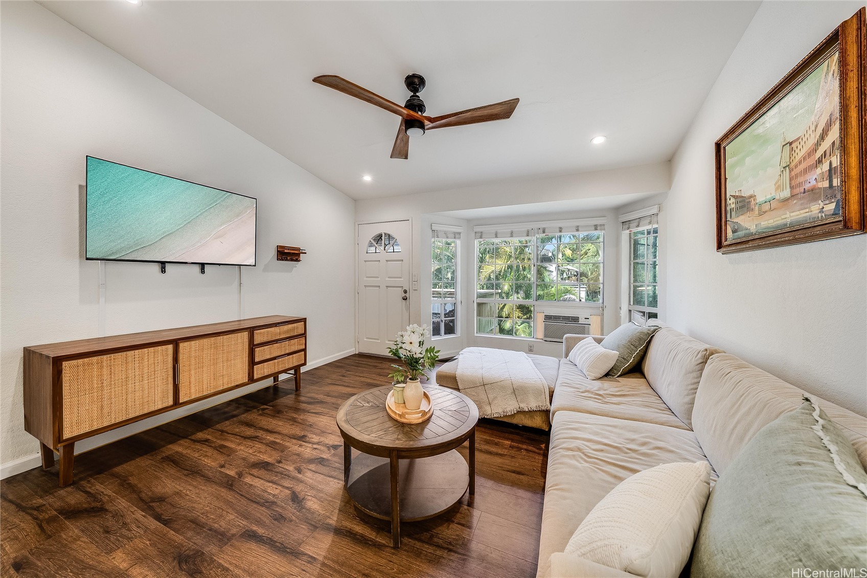 585 Mananai Place 26U
