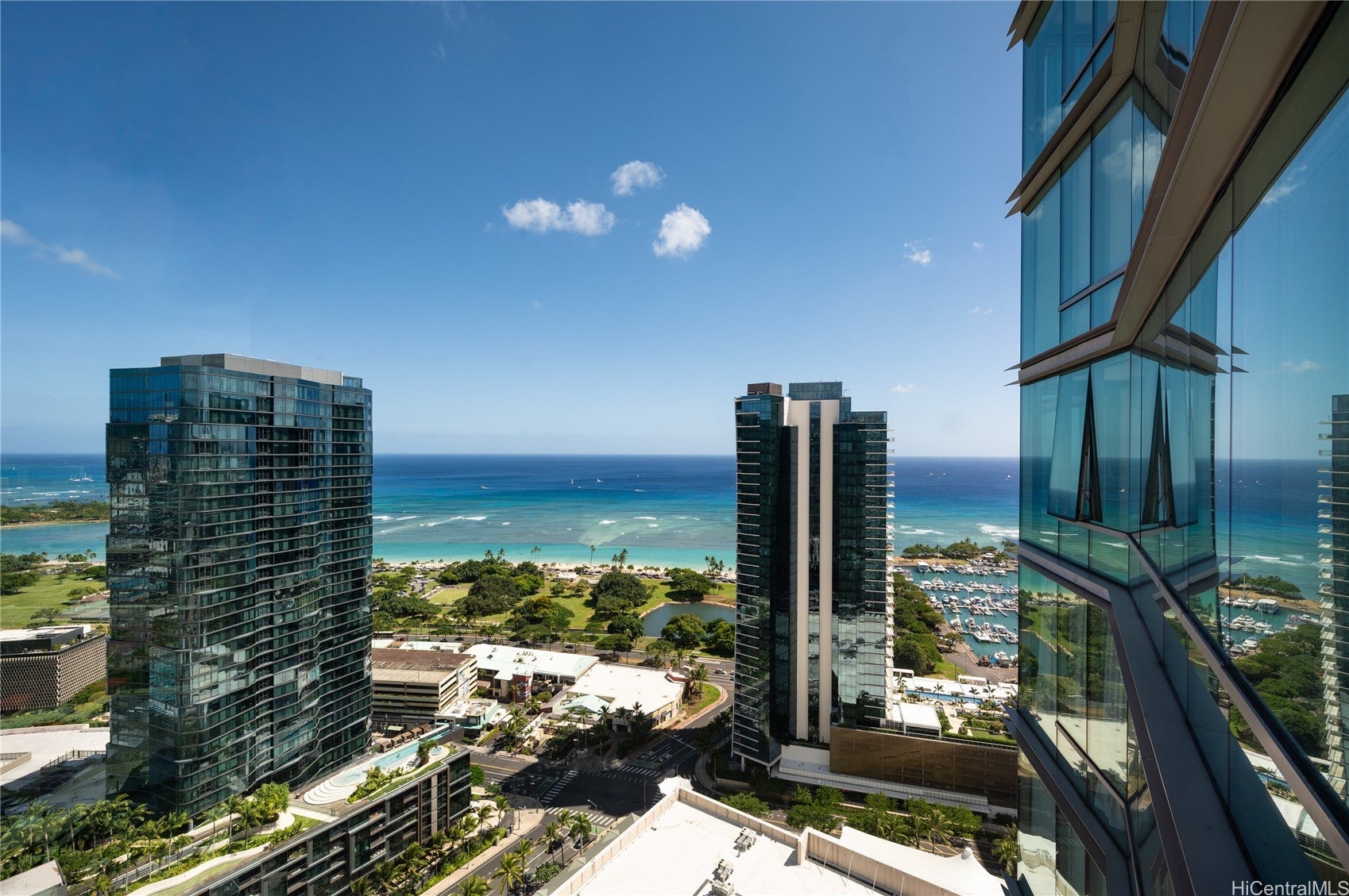 1001 Queen Street 3506