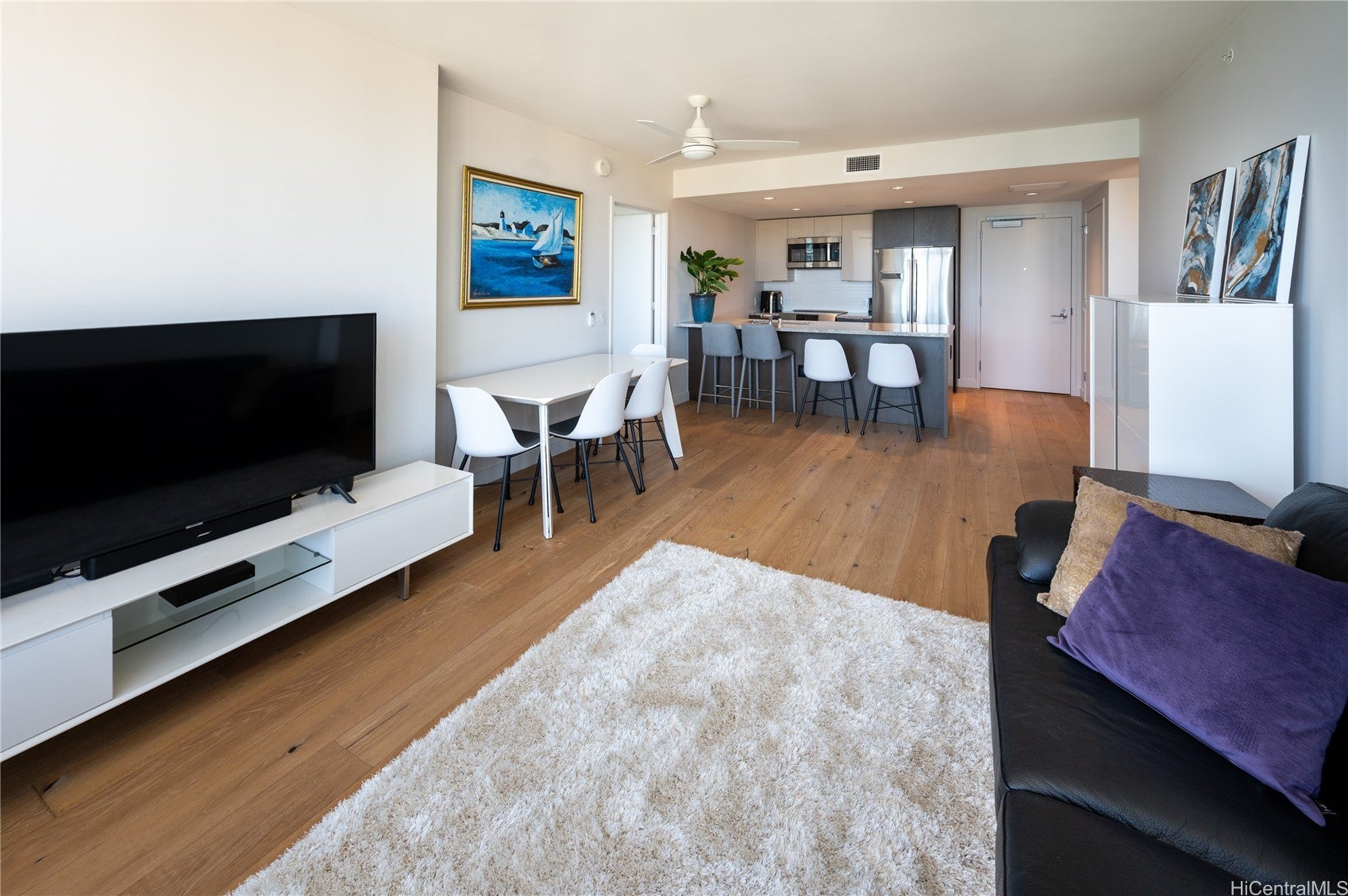 1001 Queen Street 3506