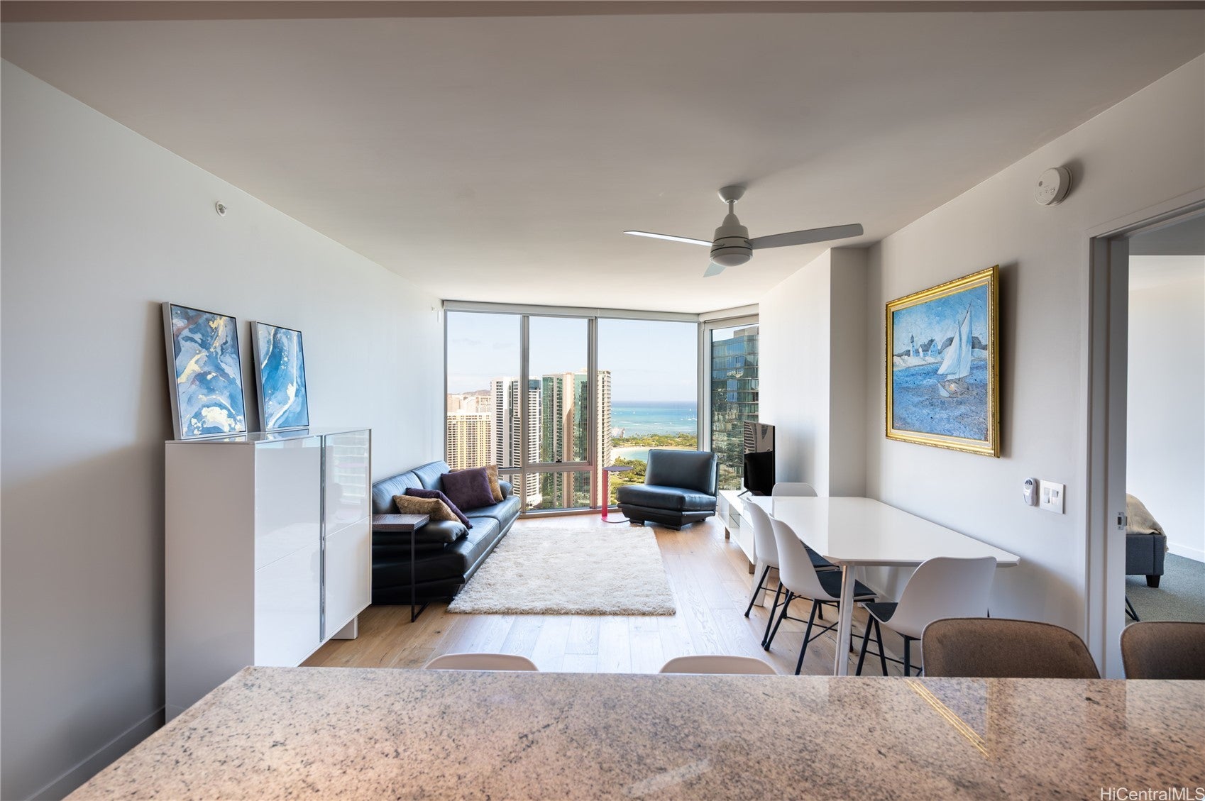 1001 Queen Street 3506