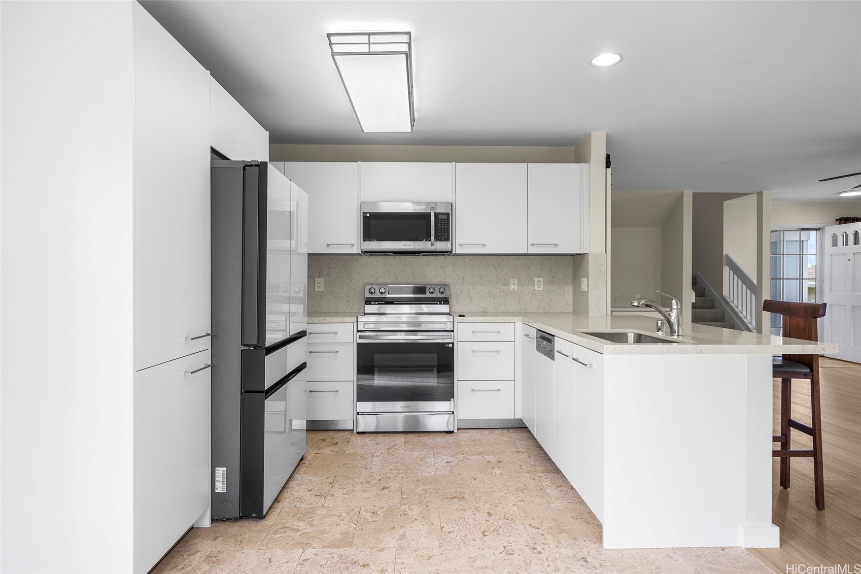 98-2078 Kaahumanu Street E