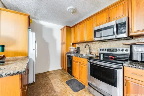 1617 Clark Street Unit 203, Honolulu, HI 96822 - #: 202502061