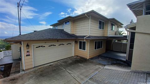 Photo of 2407 St Louis Drive #B, Honolulu, HI 96816 (MLS # 202600012)