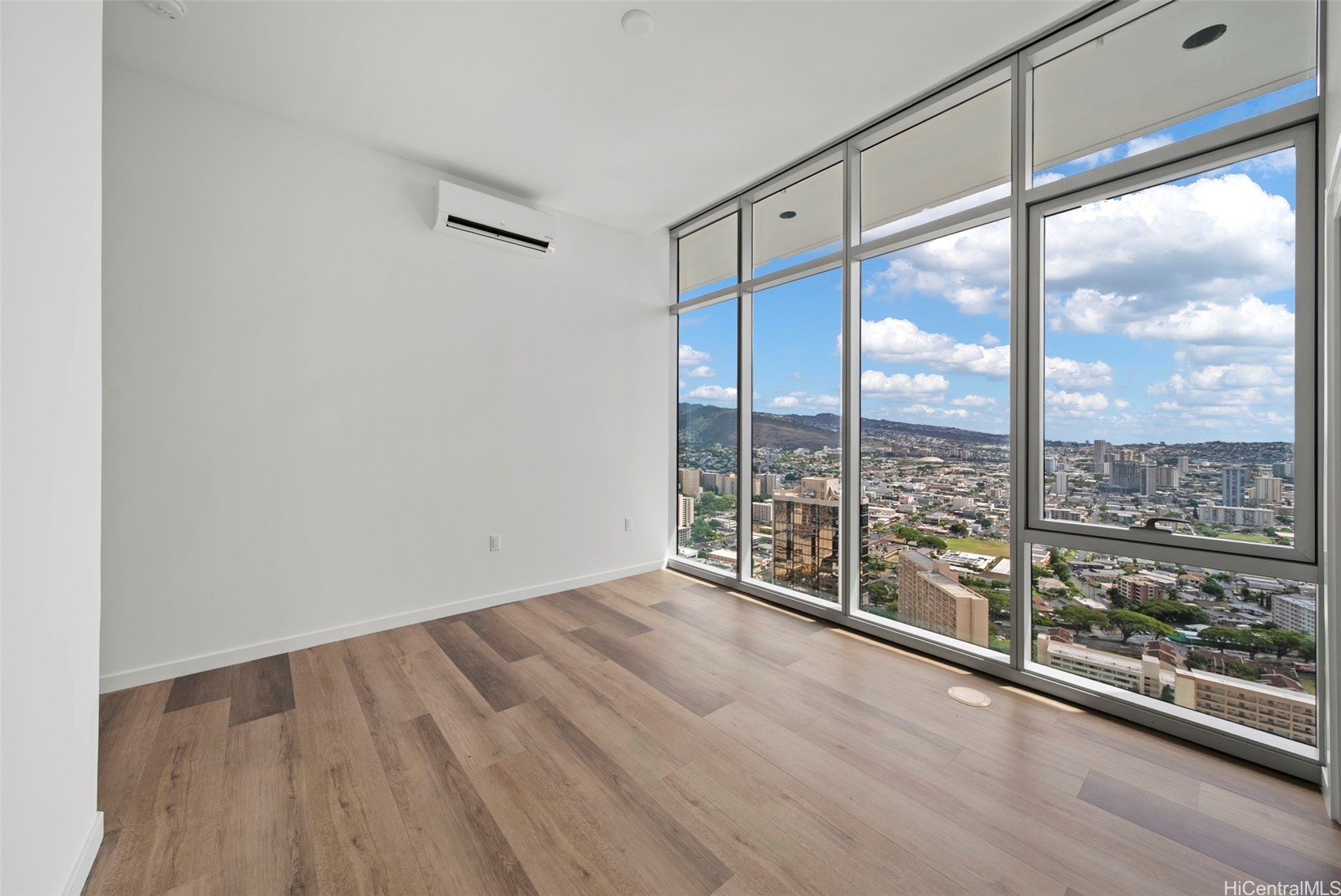 1500 Rycroft Street PH 4401