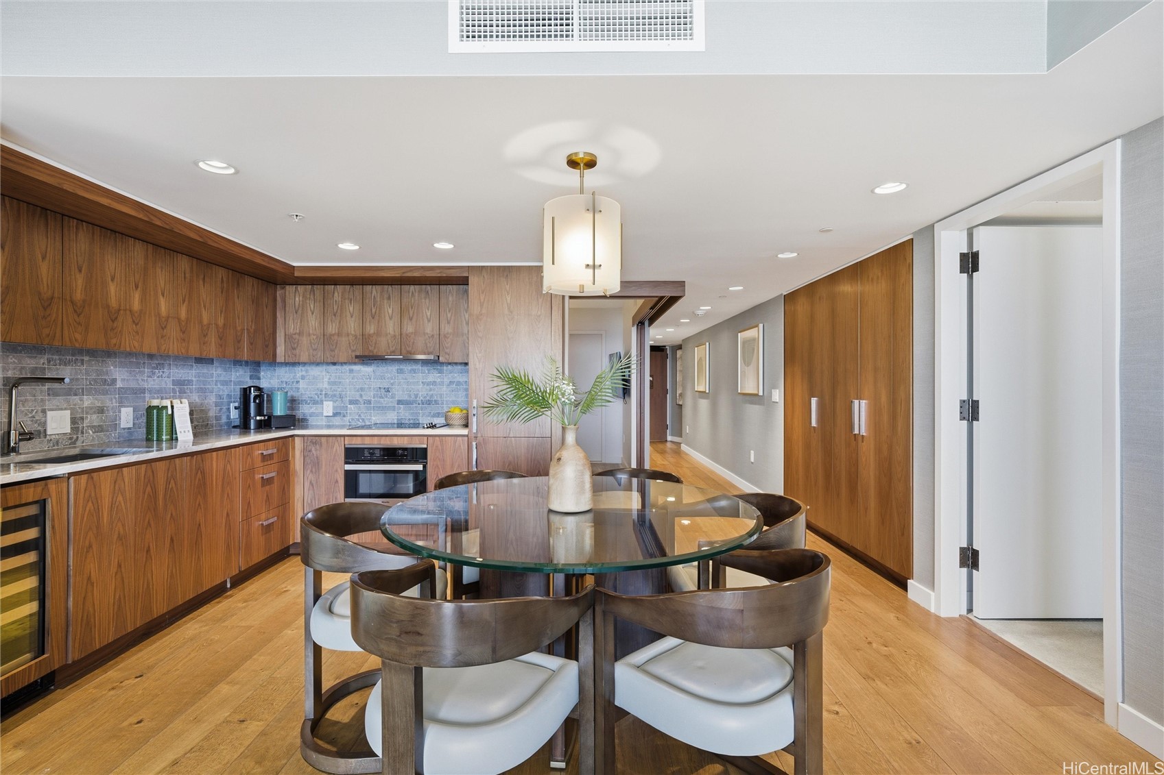 2139 Kuhio Avenue 3005