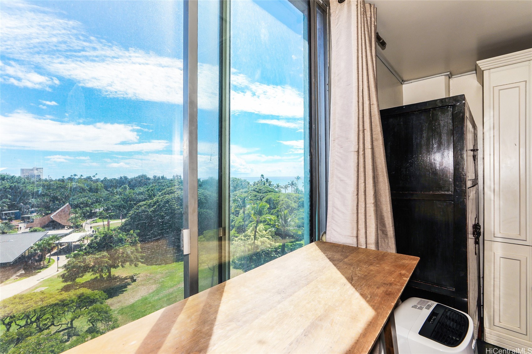 134 Kapahulu Avenue 716