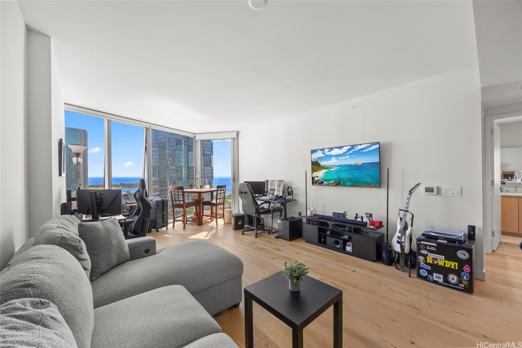 1001 Queen Street 1708