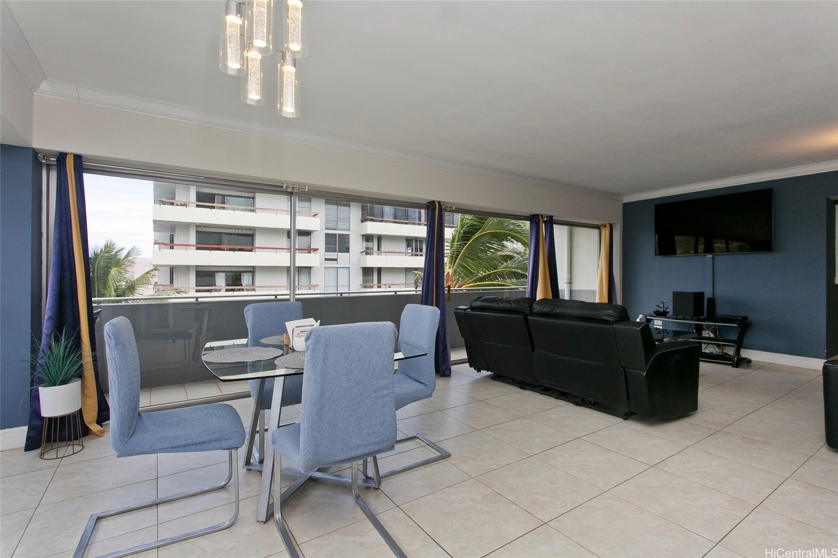 2015 Ala Wai Boulevard 8A