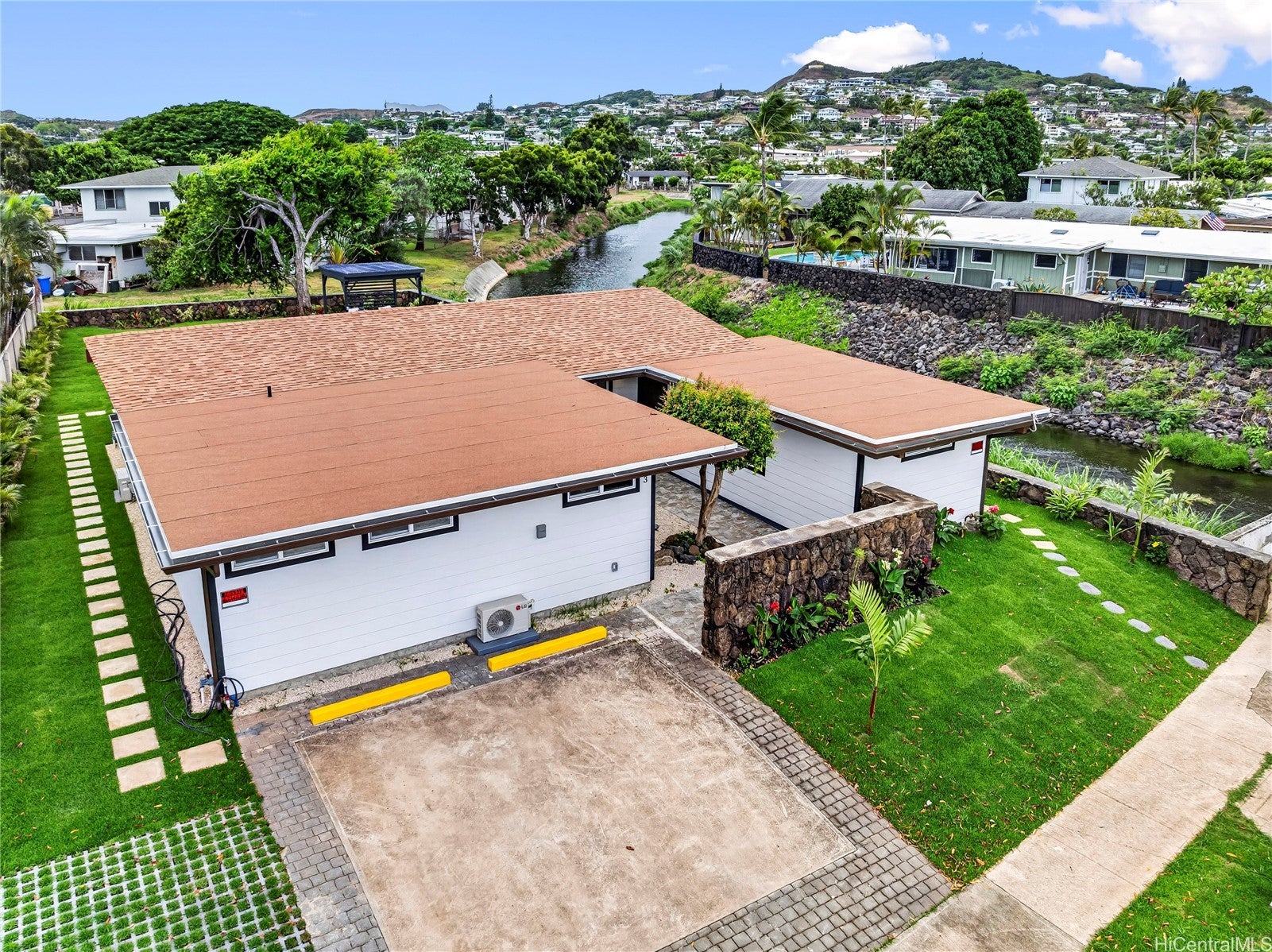 743 Akumu Street