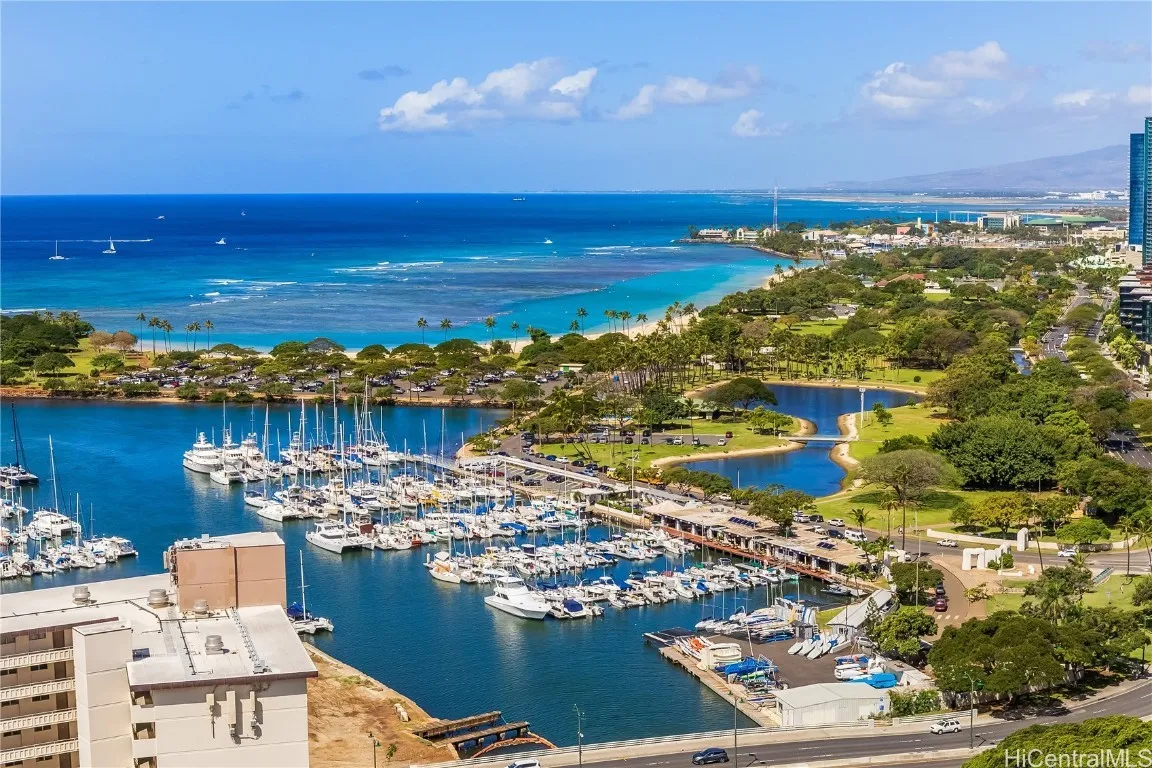 Honolulu, Hawaii 96815, United States, 2 Bedrooms Bedrooms, ,2 BathroomsBathrooms,Residential,Active,94983