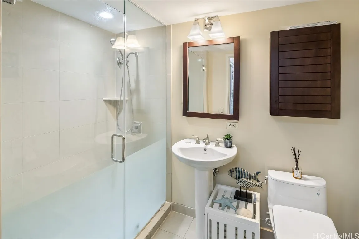 Honolulu, Hawaii 96815, United States, 2 Bedrooms Bedrooms, ,2 BathroomsBathrooms,Residential,Active,94983