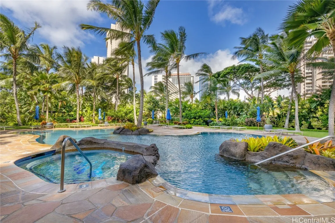 Honolulu, Hawaii 96815, United States, 2 Bedrooms Bedrooms, ,2 BathroomsBathrooms,Residential,Active,94983