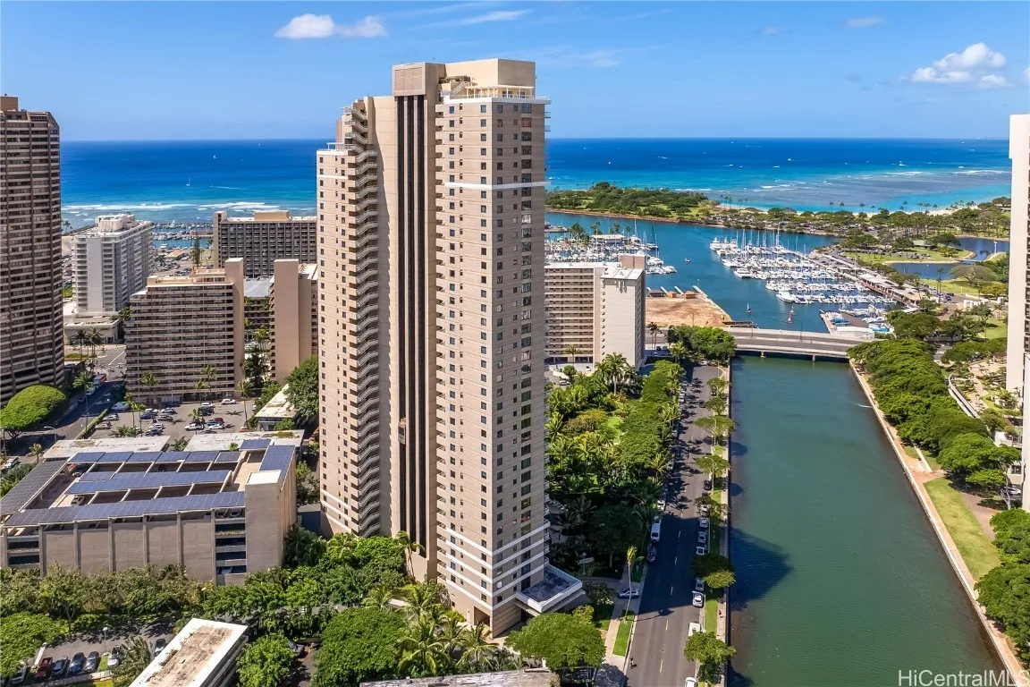 Honolulu, Hawaii 96815, United States, 2 Bedrooms Bedrooms, ,2 BathroomsBathrooms,Residential,Active,94983